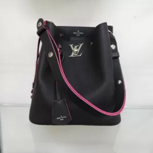 LV ルイヴィトン  ロックミー・バケットをお買取りしました。のサムネイル