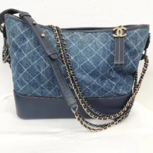 CHANEL  シャネルのショルダーバッグを買取しました。のサムネイル